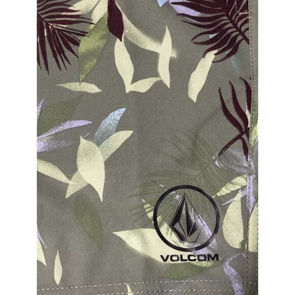 Volcom Men’s Med Manic Boarding Shorts -Basil - Picture 5 of 6